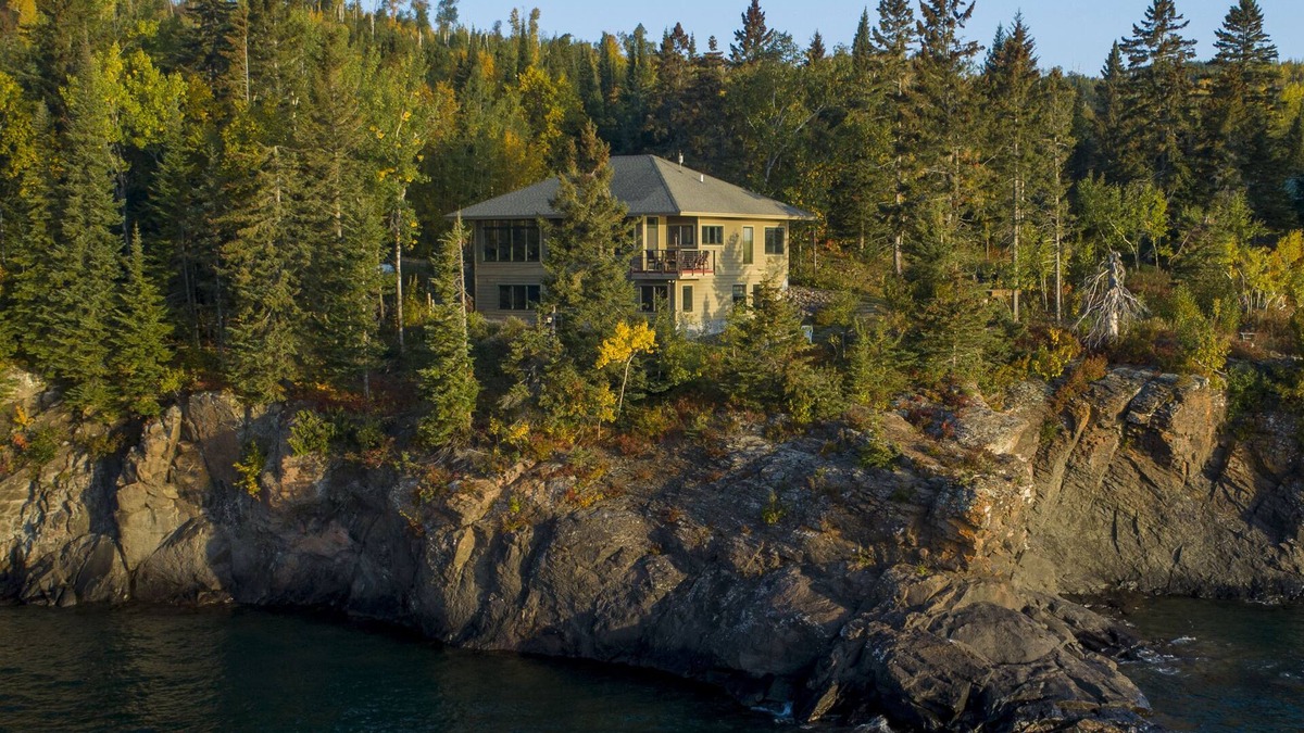 Silver Bay House | North Shore Headlands House - retreat house on Lake Superior