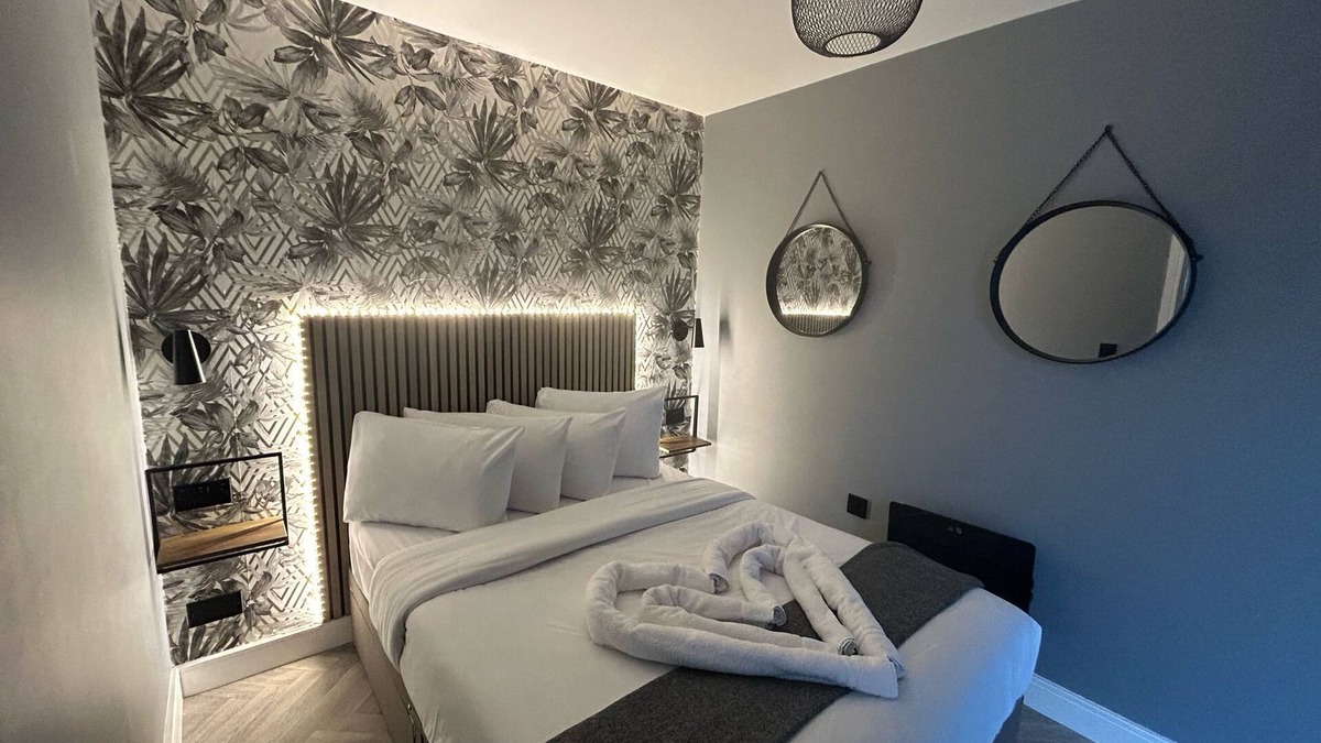 Graigfechan House | North Wales Eco Lodges Ruthin