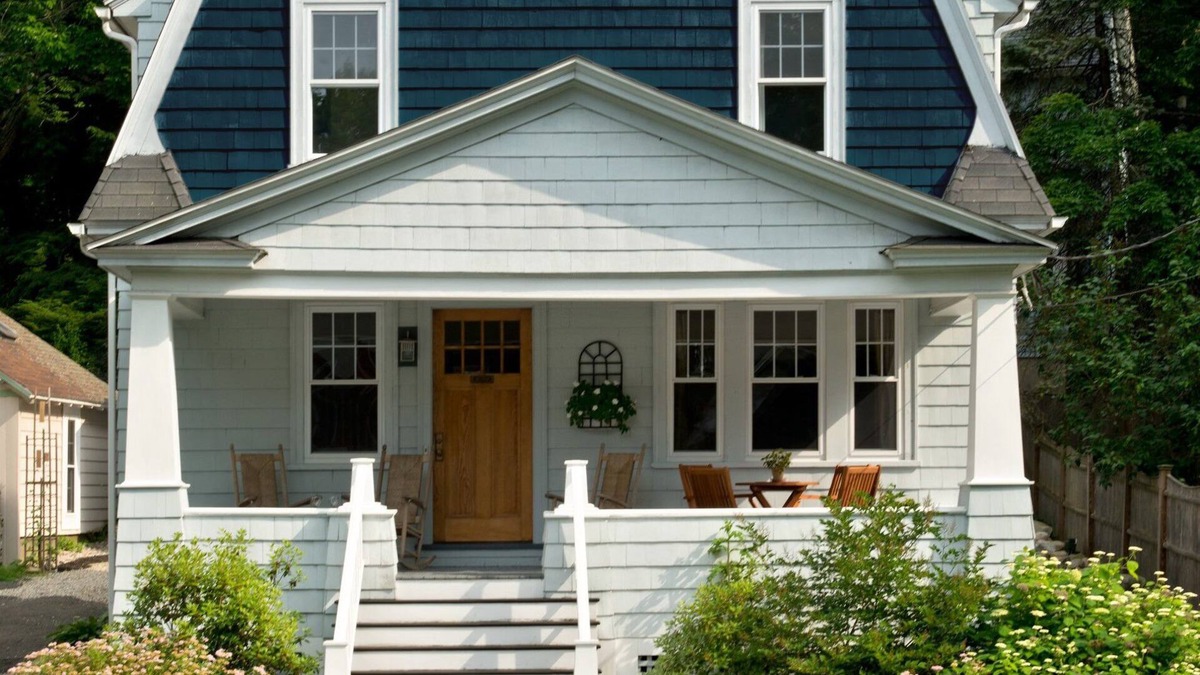 Northampton House | Northampton/Smith 3BR Home – A/C, Porch, Waterfall Garden, Walk Everywhere