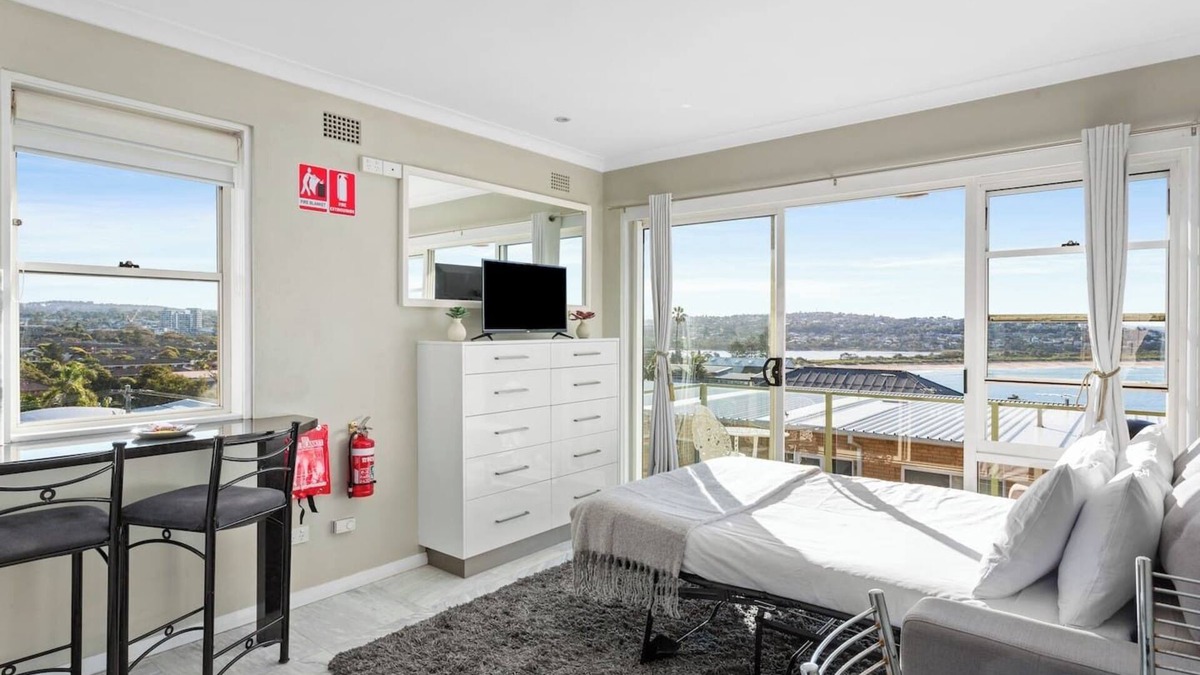 Dee Why Apartment | Northern Beaches Surfers Sanctuary Studio