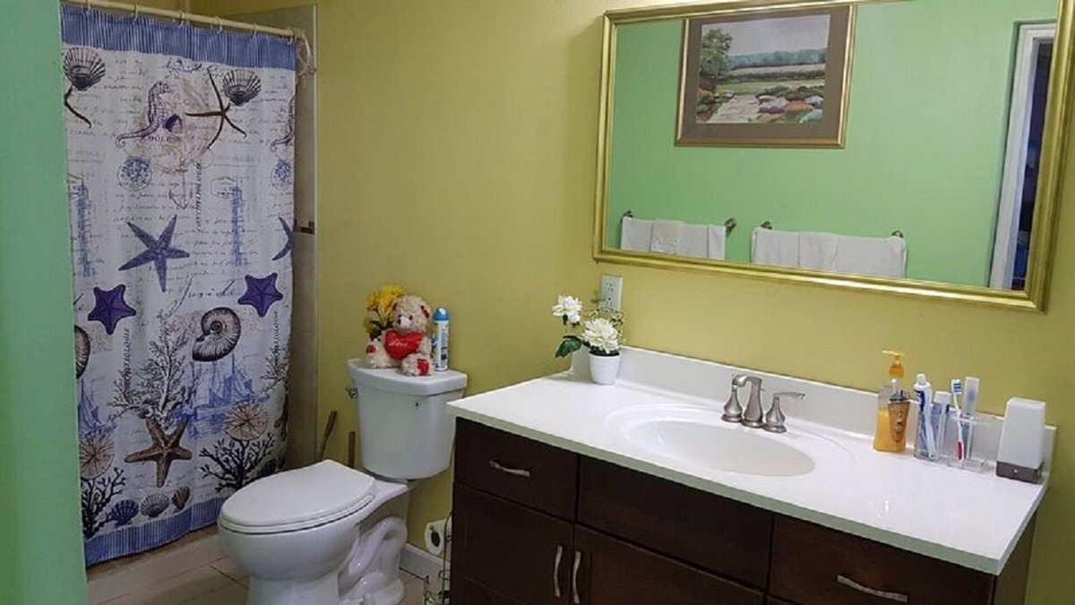 Davy Hill House | Northern Comfort Home w/ Queen Bed, convenient location