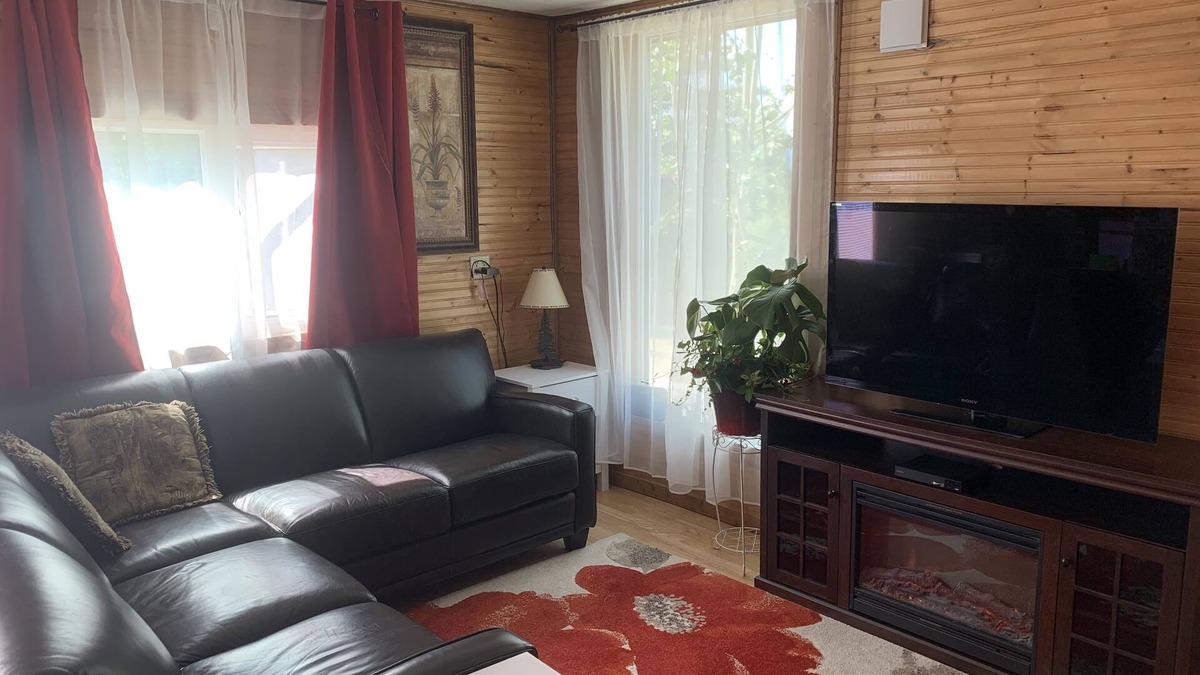 Whitehorse Cabin | Northern Flare cabin with mountain view 5 min from Nordic Eclipse