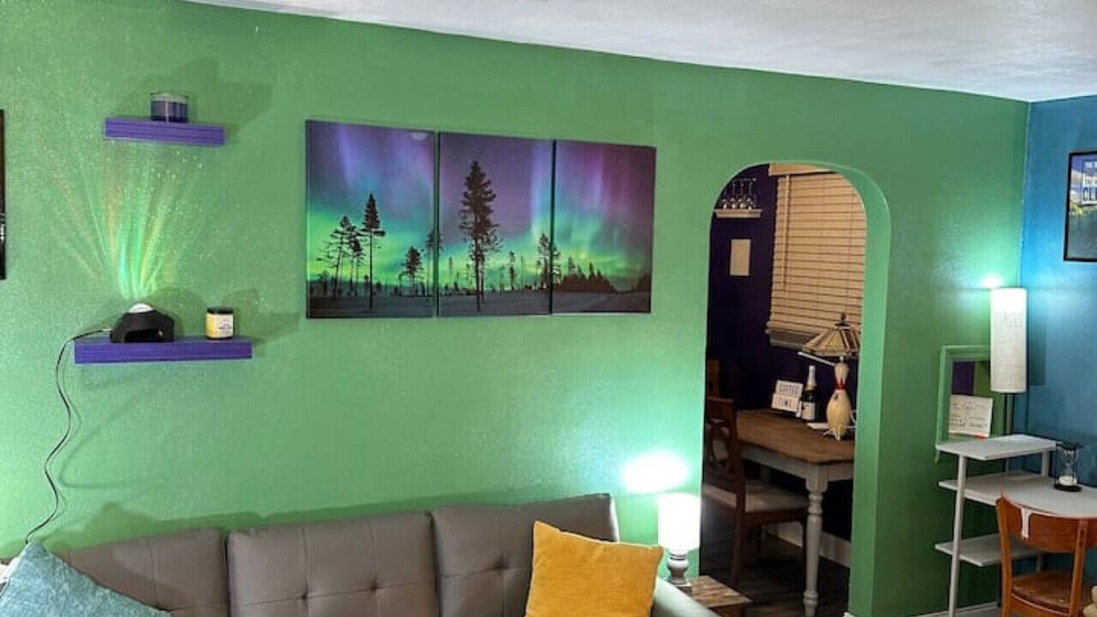 Moorhead Apartment | Northern Lights 3pm checkout!