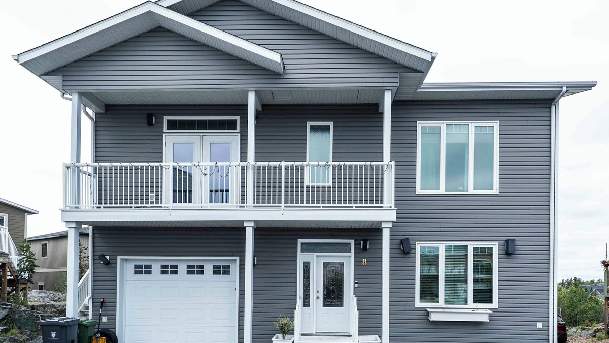 Yellowknife House | Northern Solace, 2 bedrooms, 2 bathrooms, kitchen, living room, Airport pick up