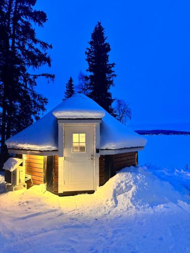 Jukkasjarvi Ski Chalet | Northernlight cabin 2
