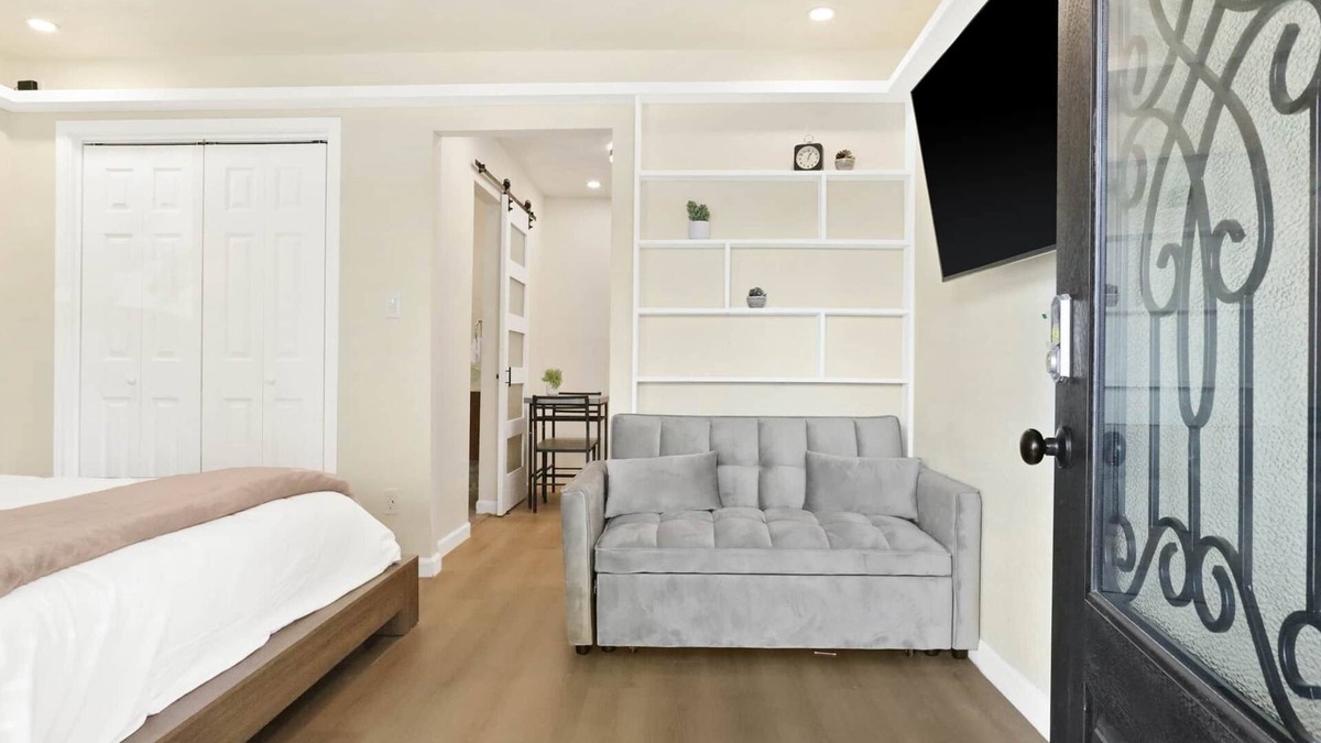 Northgate House | Northgate Apartment - 1 block to TAMU!