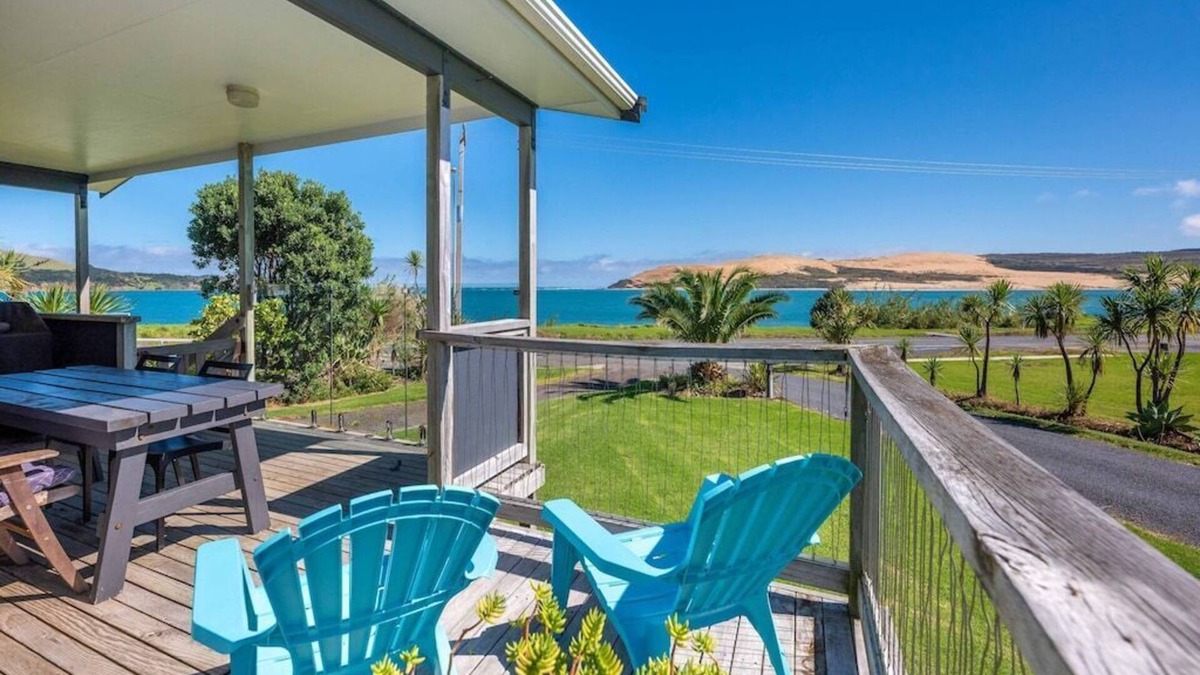 Omapere Ski Chalet | Northland/Hokianga/OpononinStunning beach house for sunsetnOrca