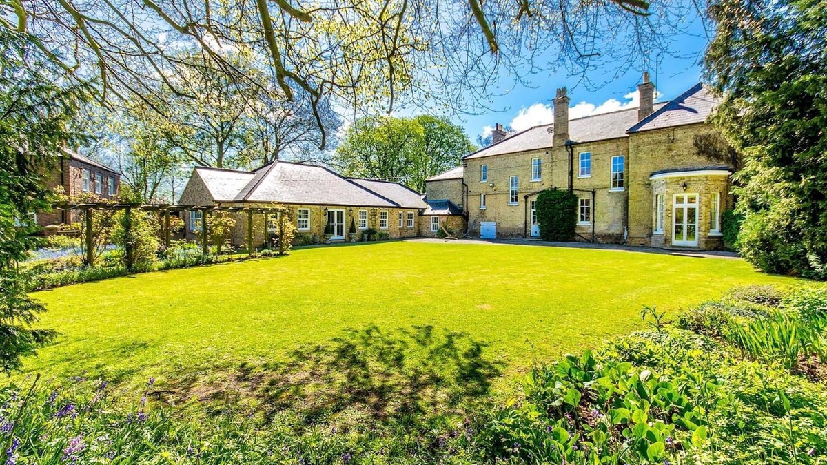 Wainfleet All Saints House | Northolme Hall - Large Country Mansion with Indoor Pool