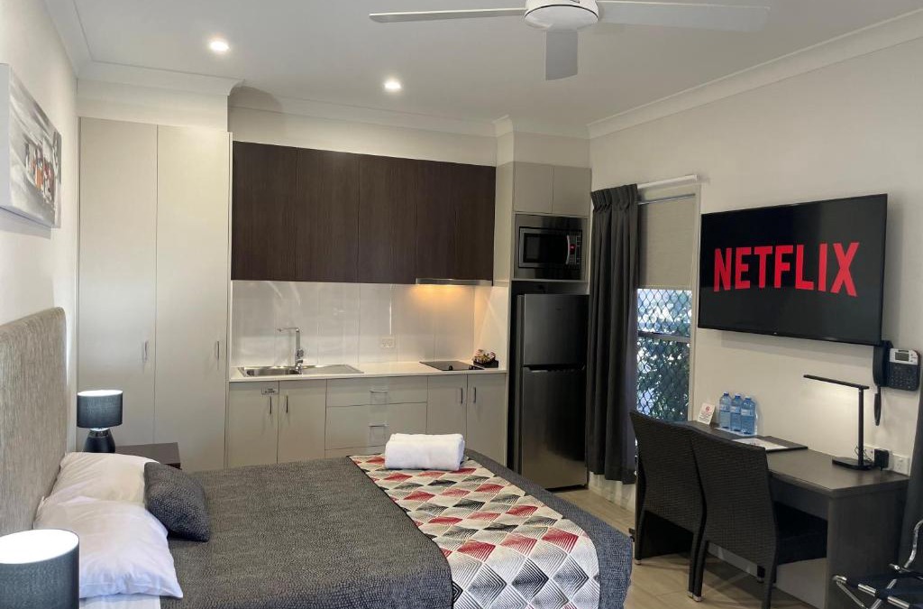 Harlaxton Hotel | Northpoint Motel Apartments