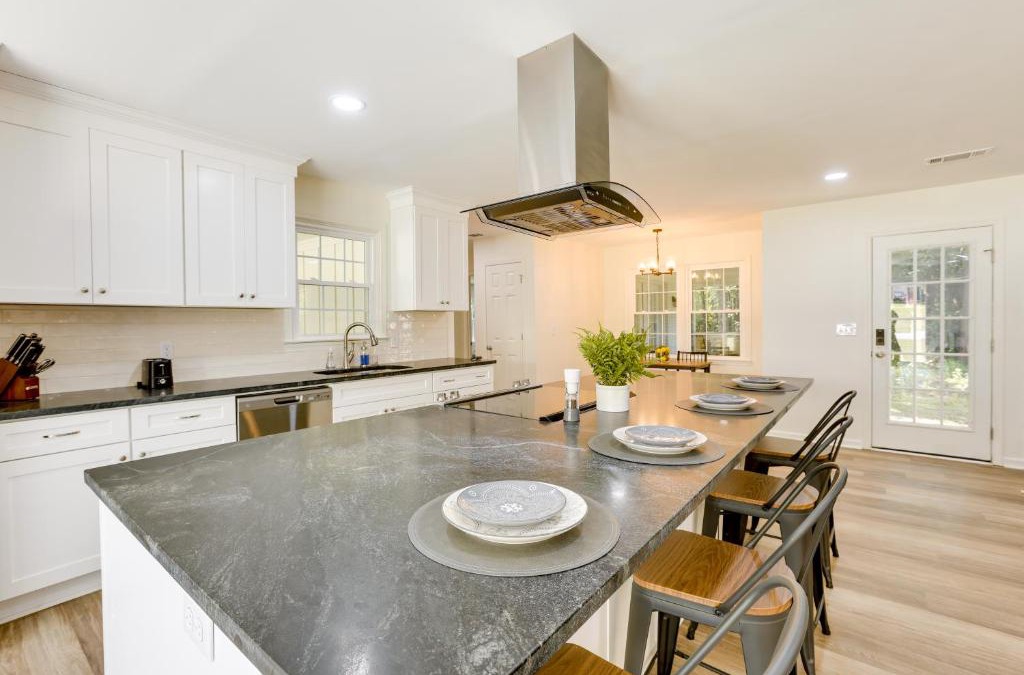 Northport House | Northport Game Day Getaway 5 Mi to University!