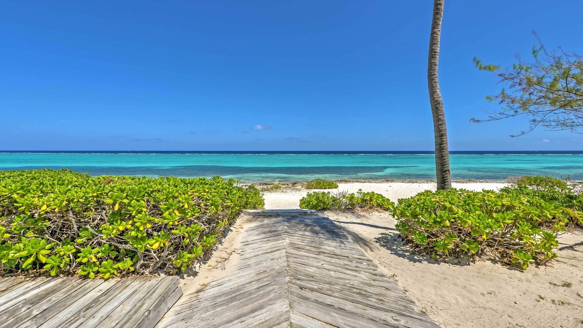 North Side Cottage | Northside Grand Cayman Getaway w/Private Beach!
