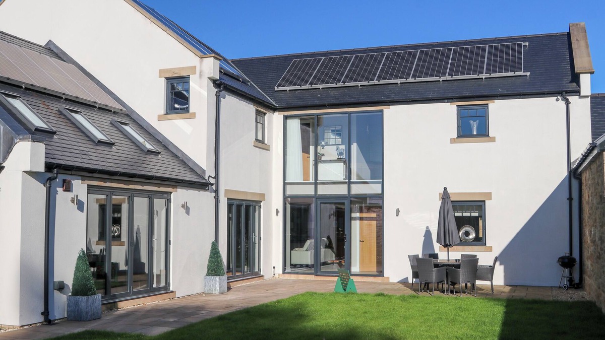 Woodhorn House | Northumberland Luxury Stays - The Chivits