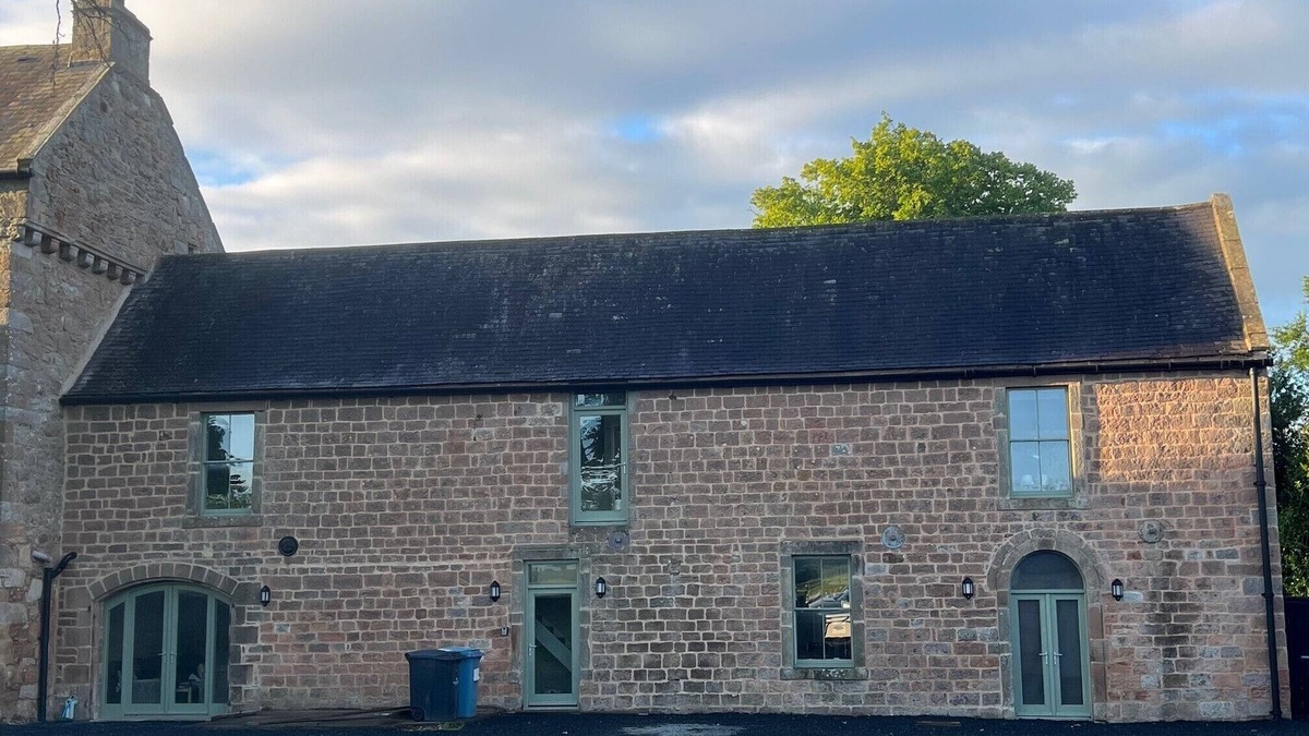 Old Bewick Cottage | Northumberland. Hot Tub Haven for 10 in 5 en-suite bedrooms