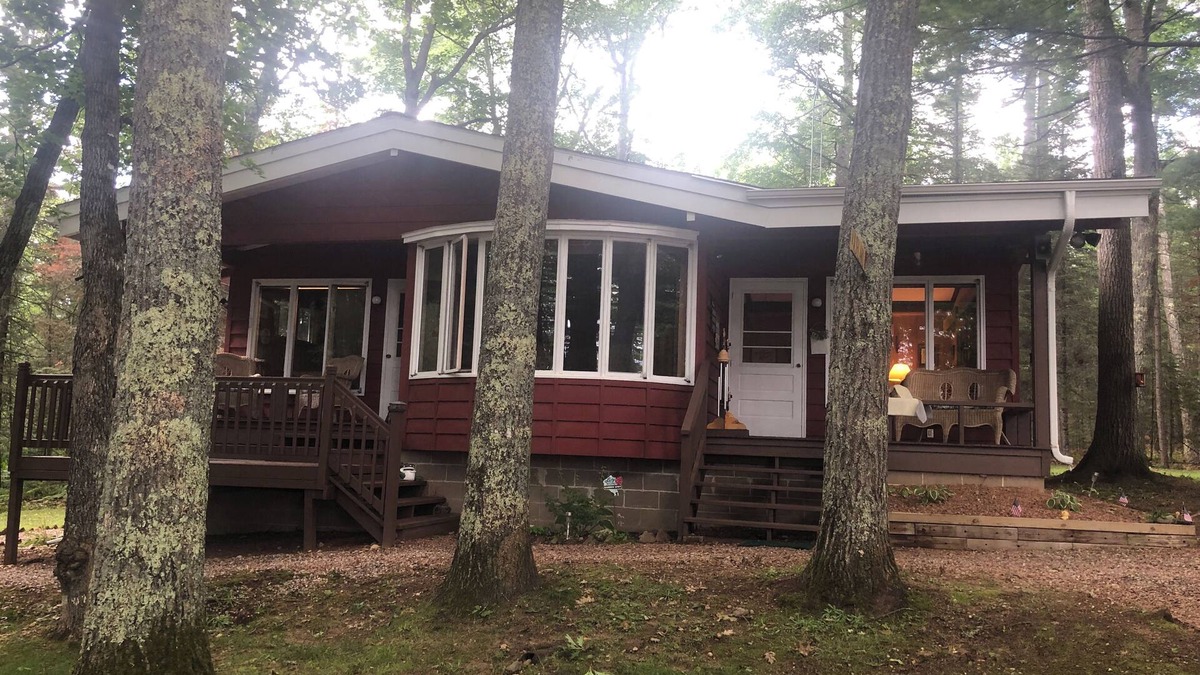 Star Lake House | Northwoods Best @ Amazing Grace Retreat Convenient access to Snowmobile trails!