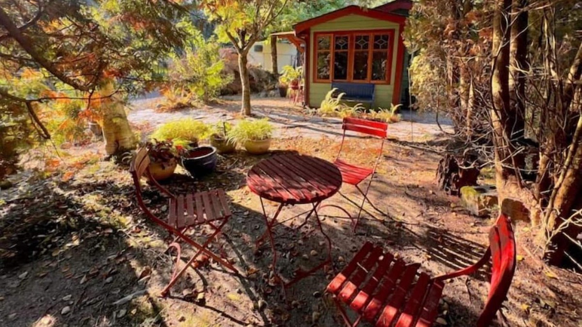 Downtown Squamish Cabin | Nostalgic Boatbuilder's Cabin in Downtown Squamish