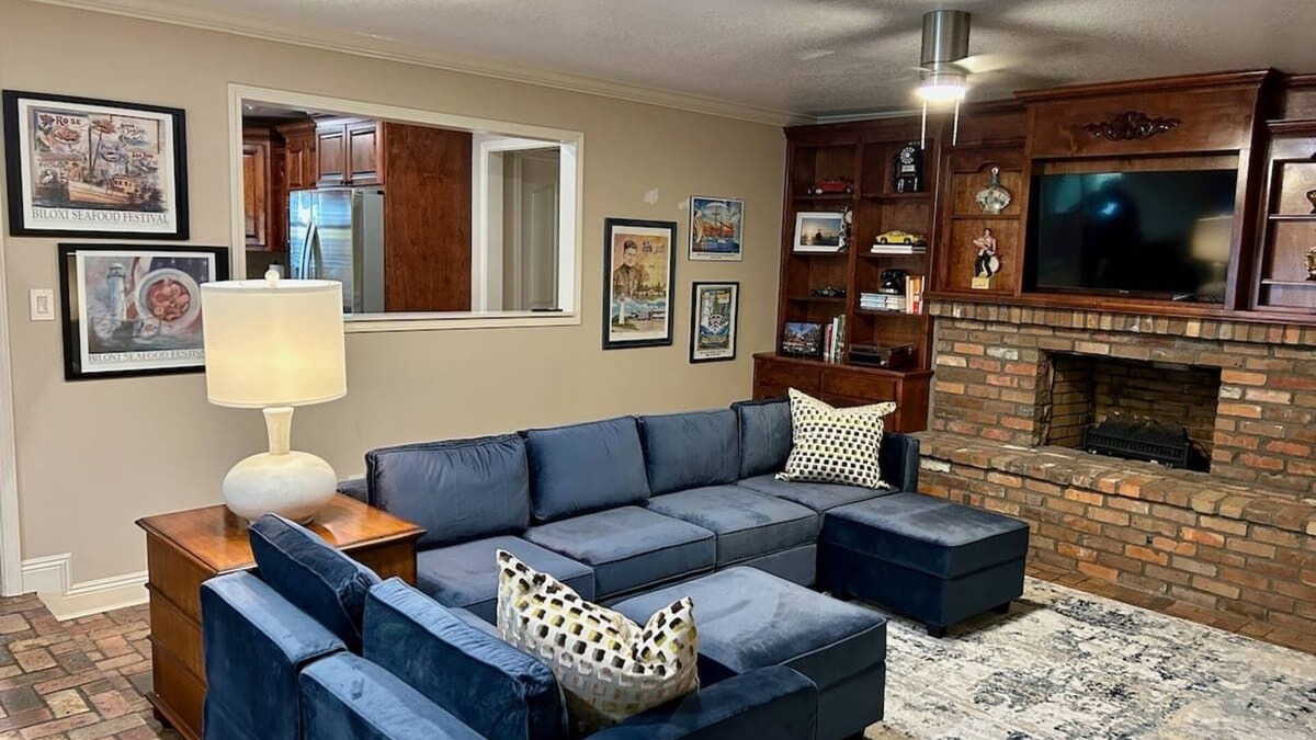 D'Iberville House | Nostalgic Gulf Coast Getaway Convenient Location! Sleeps 6 Modern Conveniences