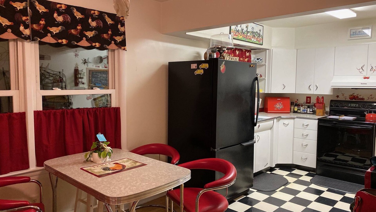 Burlington House | Nostalgic Retro Rectory Ranch House
