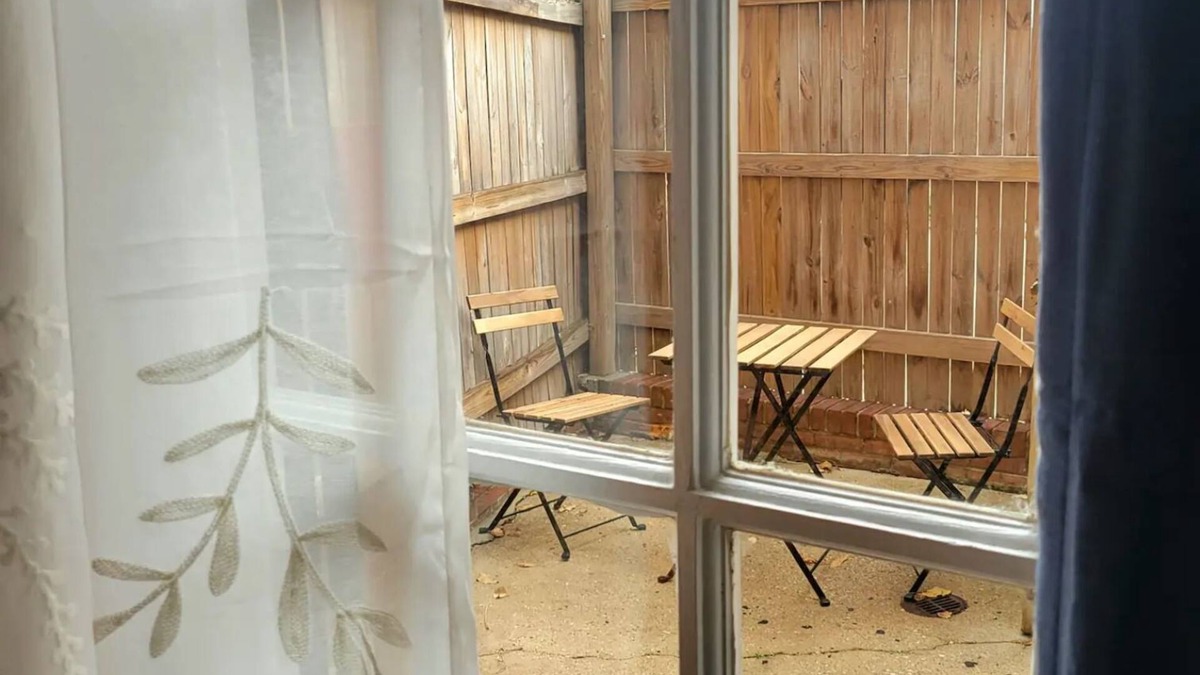 Mount Pleasant Apartment | NOT ACTIVE PLEASE DO NOT BOOK