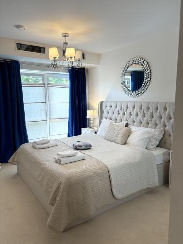 Stratford and New Town Apartment | Not available