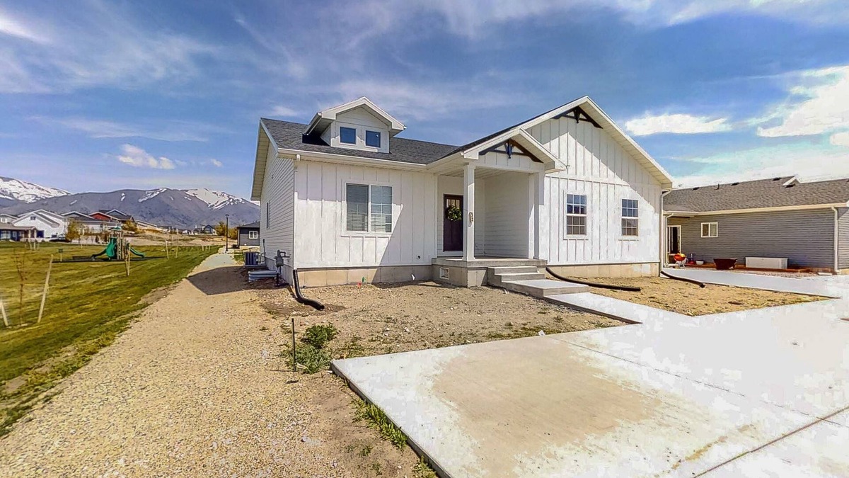 Hyrum House | Notable Apartment - Mountain Views, Kitchen, & W/D