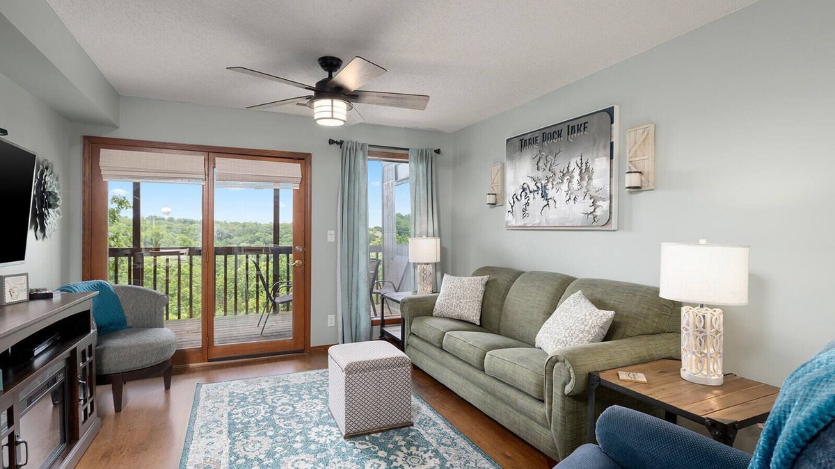 Branson West Condo | Notch Estates★WALKIN 2 KING BEDS★Free Boat Trailer Parking★1Mi to SDC