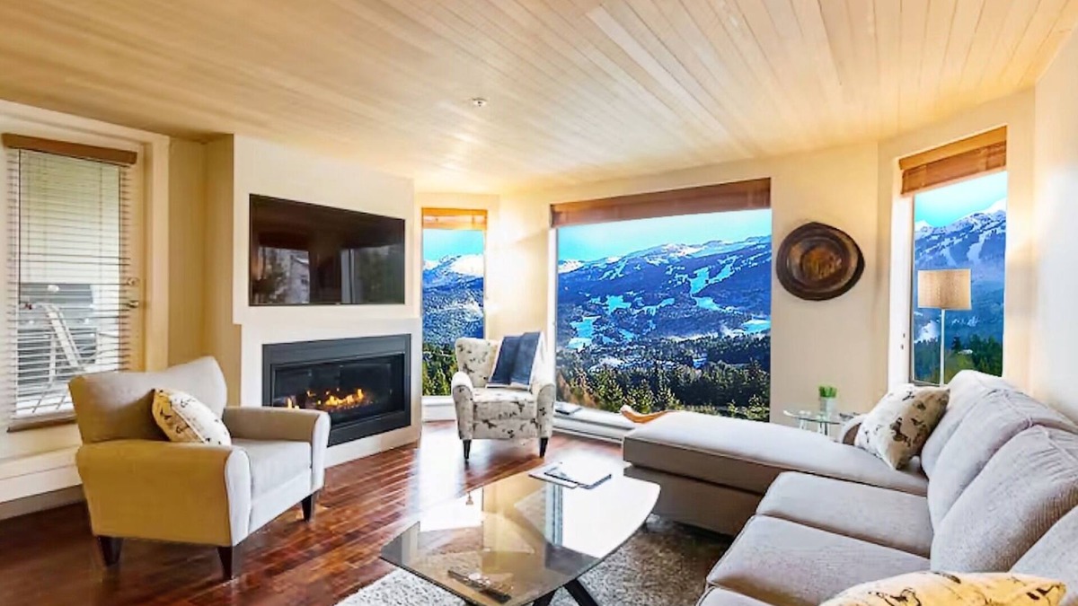 Blueberry Hill Condo | NOTHING Compares! Click To See Why! Outdoor Pool& Hot Tub Are Just The Beginning