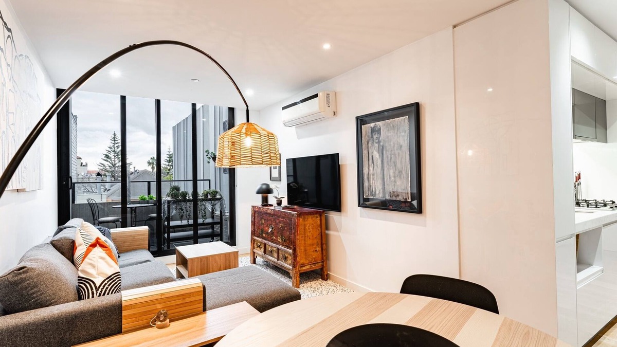 Port Melbourne Apartment | "Nott's Nook"- 1-Bed with Rooftop Views