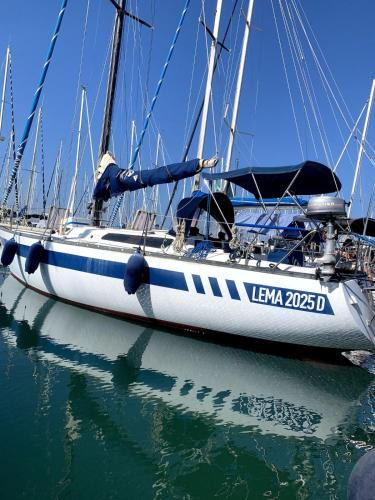 Civitavecchia Boat Rental | Notte in barca tra gioia e relax cullati dal mare