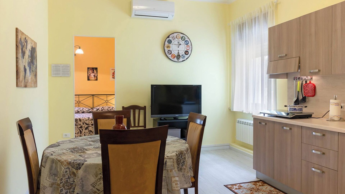 Sistiana Apartment | Notti di Stelle - "Indiana Jones" Apartment Over The Bay With Big Wooded Garden