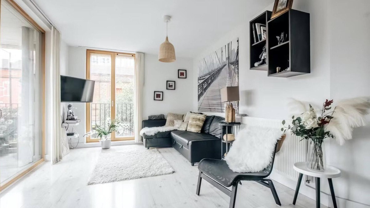 Notting Dale Apartment | Notting Hill 2-bed Apt With Balcony, 1 min to Tube