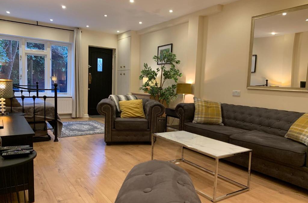 Notting Dale House | Notting Hill 3BR Townhouse with ensuite bathrooms - Ideal for families