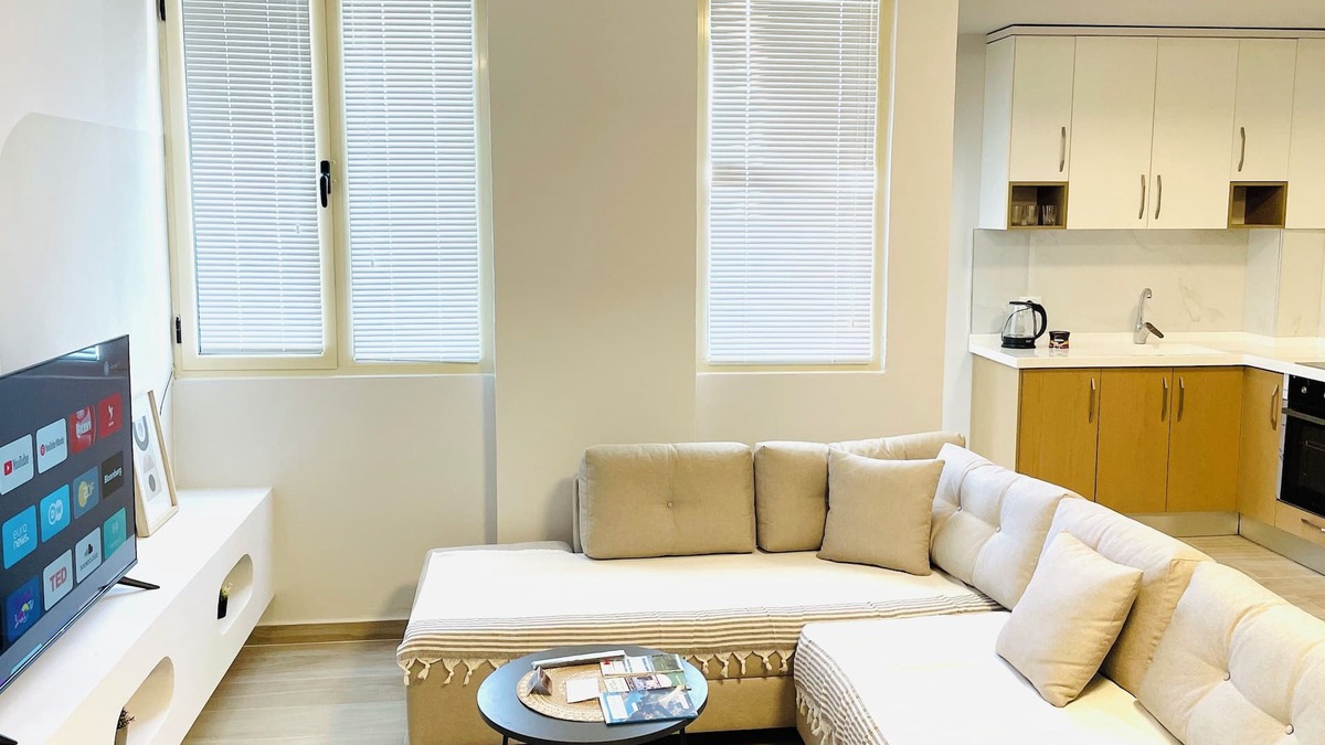 Divjake Apartment | Nova - Charming 2-bedroom apartment in Divjakë with WiFi, AC, free parking.