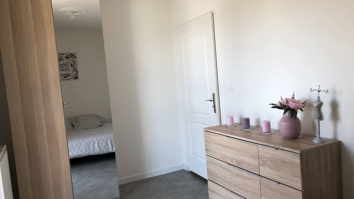 Le Petit-Quevilly Apartment | November 11 lodging
