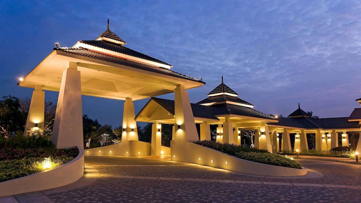 Pak Nam Hotel | Novotel Chumphon Beach Resort