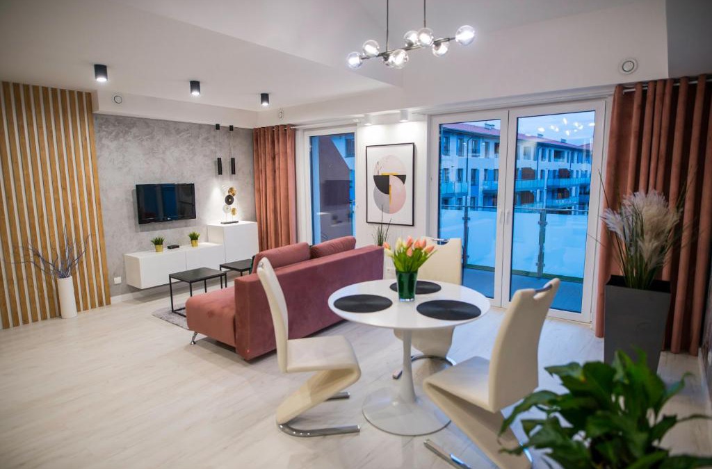 Biskupiec Apartment | Nowoczesny apartament na Warmii i Mazurach z garażem