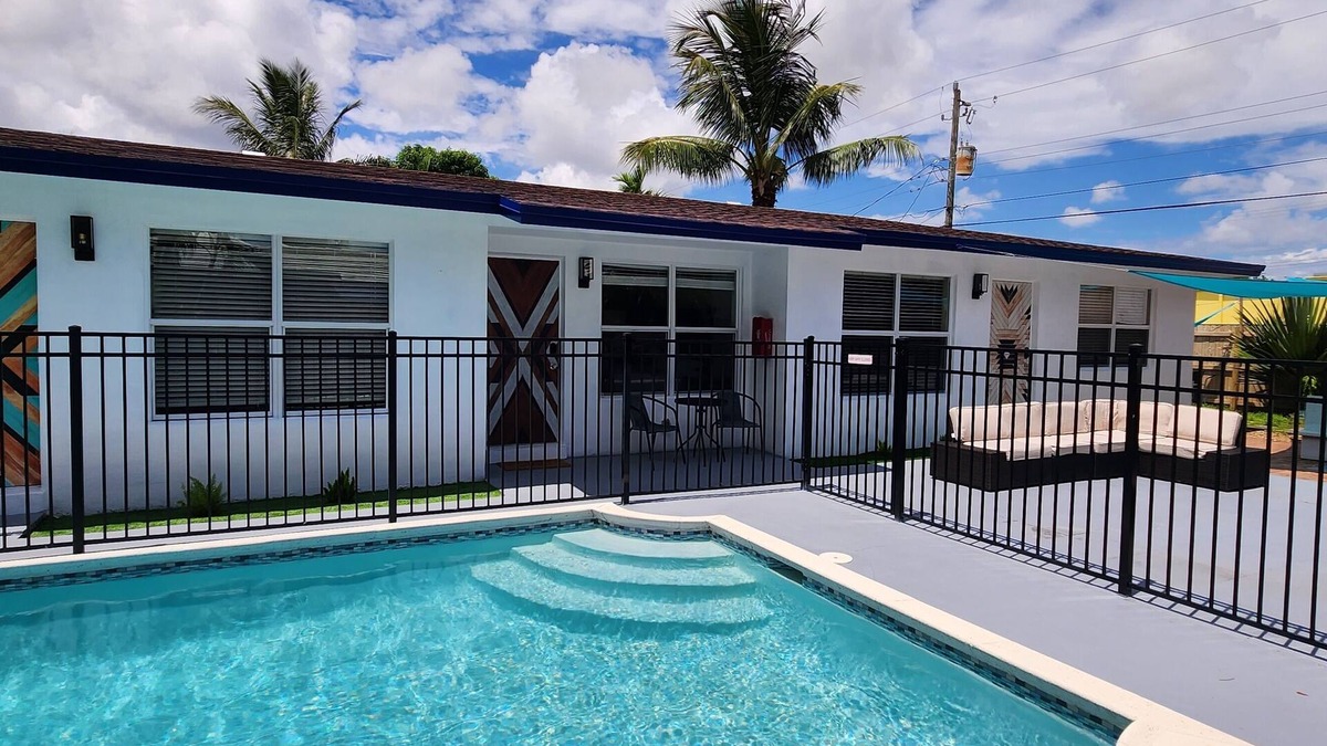 Oakland Park Villa | nPrivate & cozy Studio. Great location, Private Pool at the villa&Near the beach