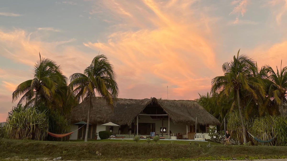 Santa Maria Colotepec Villa | nPrivate Oceanfront Villa with Pool Ideal for Groups & Families Stunning Views n