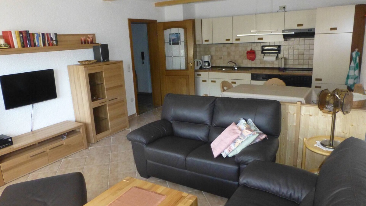 Bischofswiesen Apartment | Nr. 1, Ferienwohnung für 2-4 Pers., ca. 72 m², 2 Schlafzimmer, Wohnküche, Terrasse