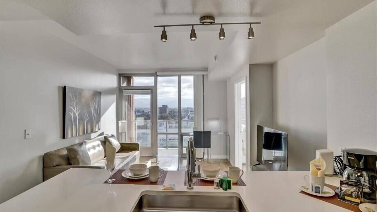 Woodbury Apartment | nr Downtown St Paul 1BR w/Resort Style amenities