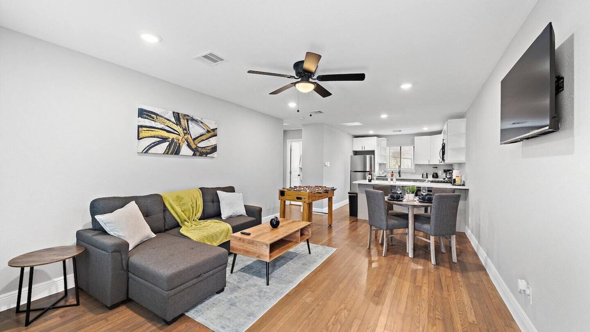MacGregor Apartment | Nr Zoo, Med Center Comfy Apt | Fire Pit Games BBQ