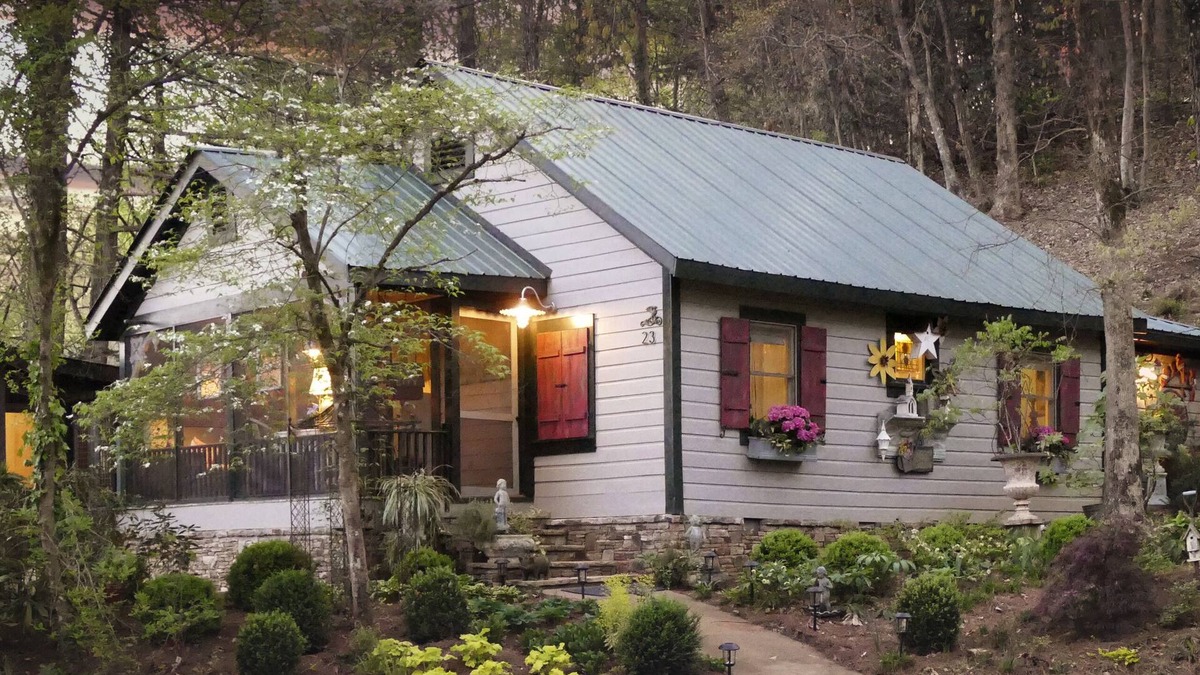 Clayton House | nThe Garden Cottage – A Storybook Retreat in the North Georgia Mountains