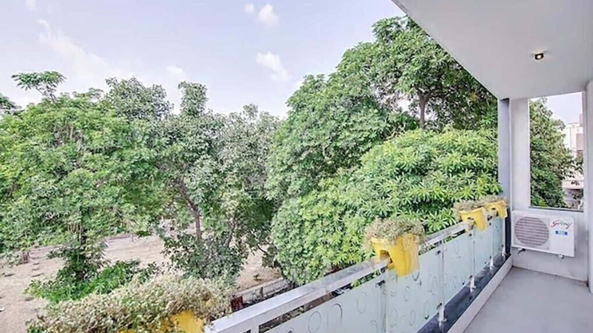 Sushant Lok House | NUAB House-1B Fortis/MAX/Paras/Medanta/HUDA Metro