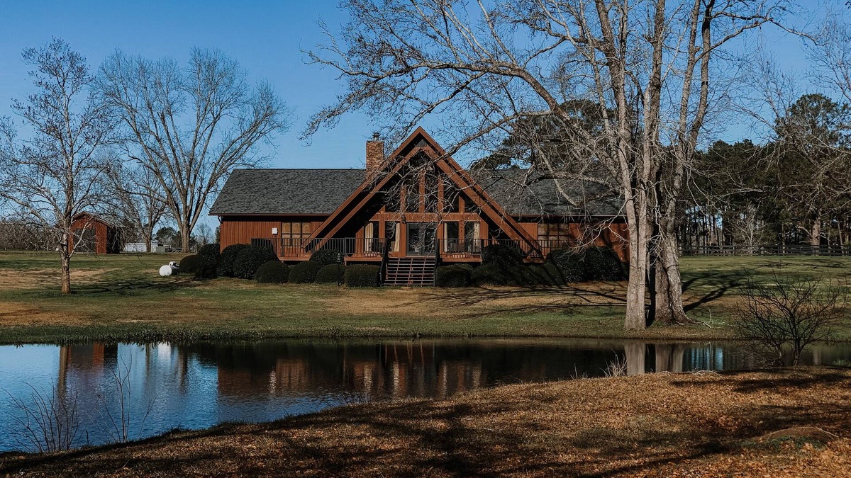 Morris Cabin | Nubbintown Lodge Great for Large Family or Retreat