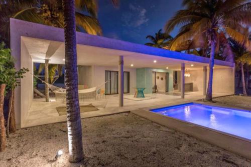 San Crisanto House | NUEVA - Casa frente al mar con alberca privada