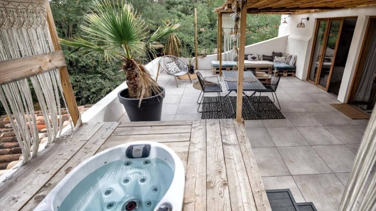 Euzet-les-Bains Hotel | Nuitées Bohèmes