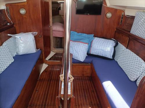 Canet-en-Roussillon Boat Rental | nuit insolite sur un bateau