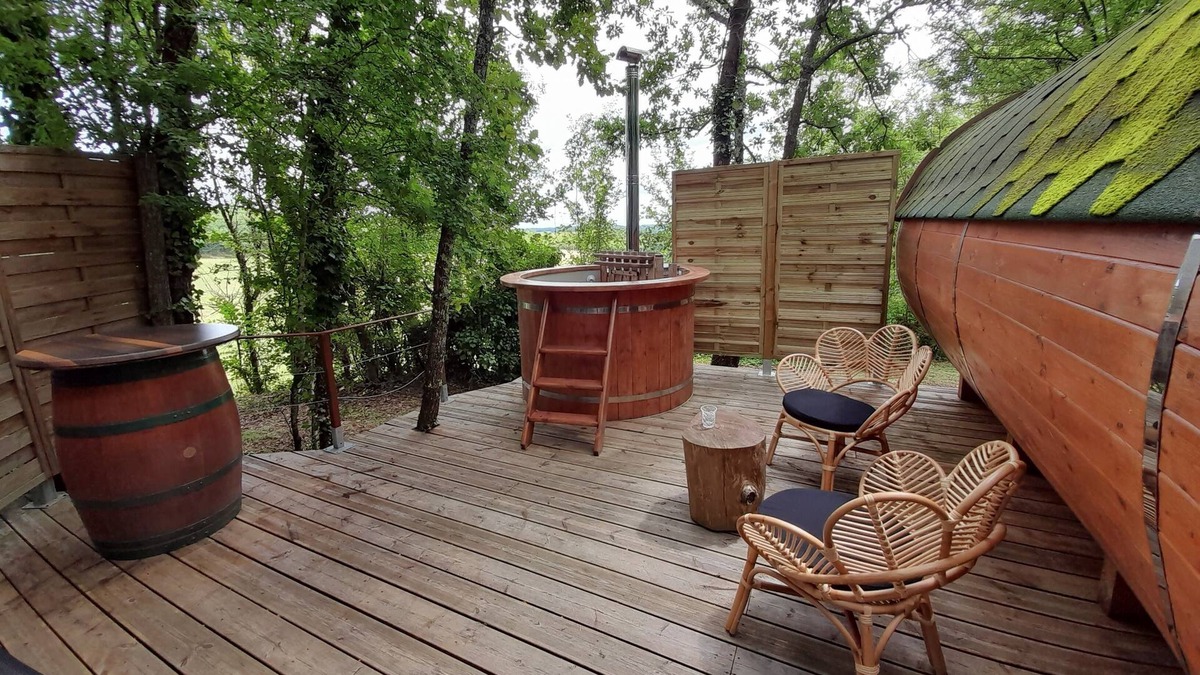 Monclar-de-Quercy Cabin | Nuit insolite avec bain Privatif