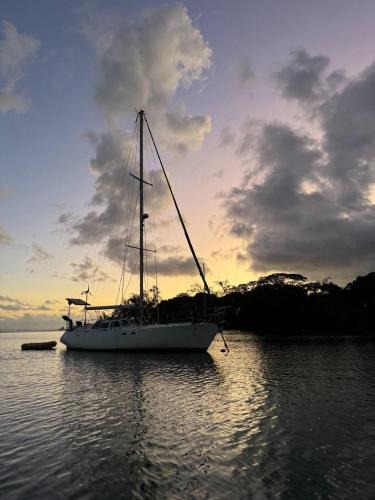 Taiarapu-Est Boat Rental | Nuit insolite sur un voilier