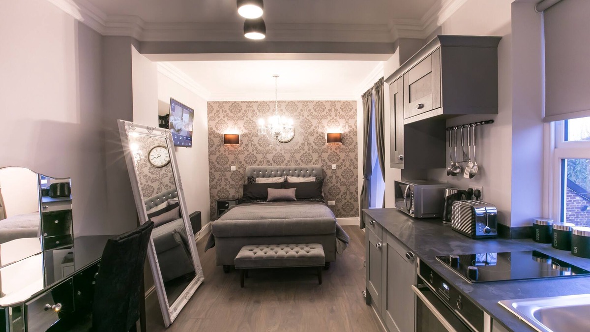 Wymondham Apartment | Number 10 The Abbey - Holt Country Park Apartment