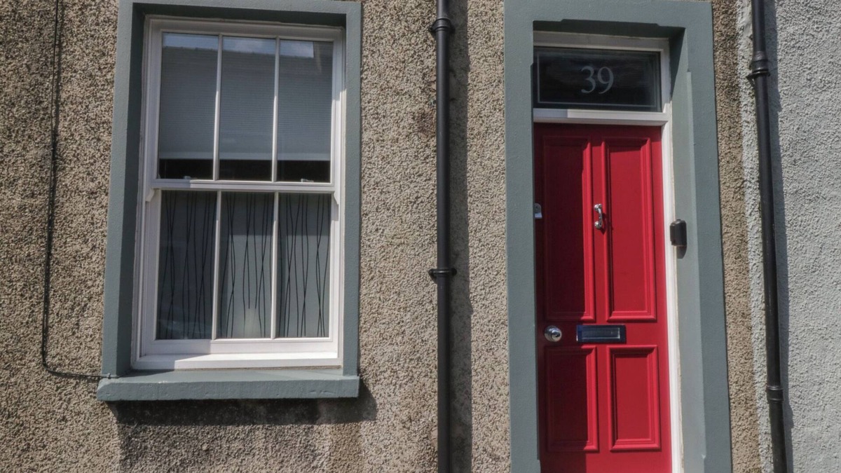 Newland Near Ulverston Cottage | NUMBER THIRTY-NINE, family friendly, with a garden in Ulverston